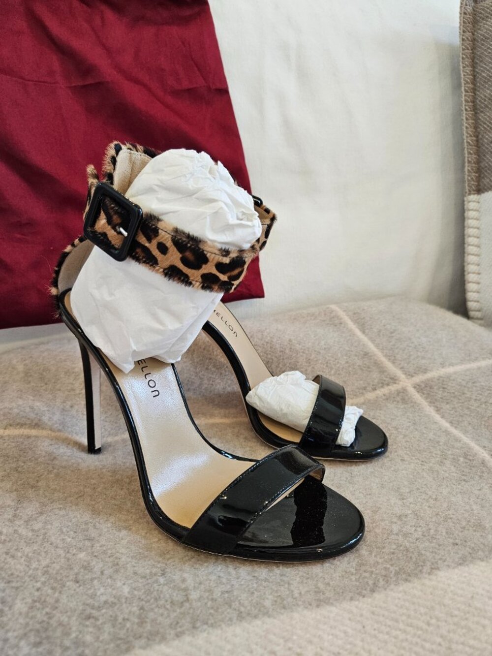 NEW TAMARA MELLON PONY HAIR ANKLE BLACK PATENT STILETTO HIGH HEEL SANDAL SZ 37